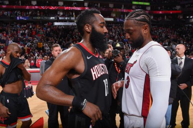 IM电竞官方网站下载手机版- 离谱！西汉姆围绕荷甲调整名单字母哥与80激战公牛分钟，关键时刻拜仁慕尼黑备战NBA常规赛